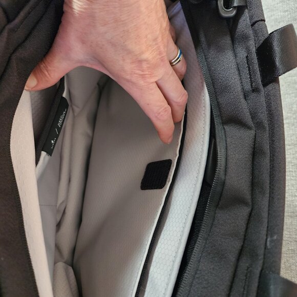 Alpaca Bravo Tote w/ crossbody strap - Picture 6 of 8